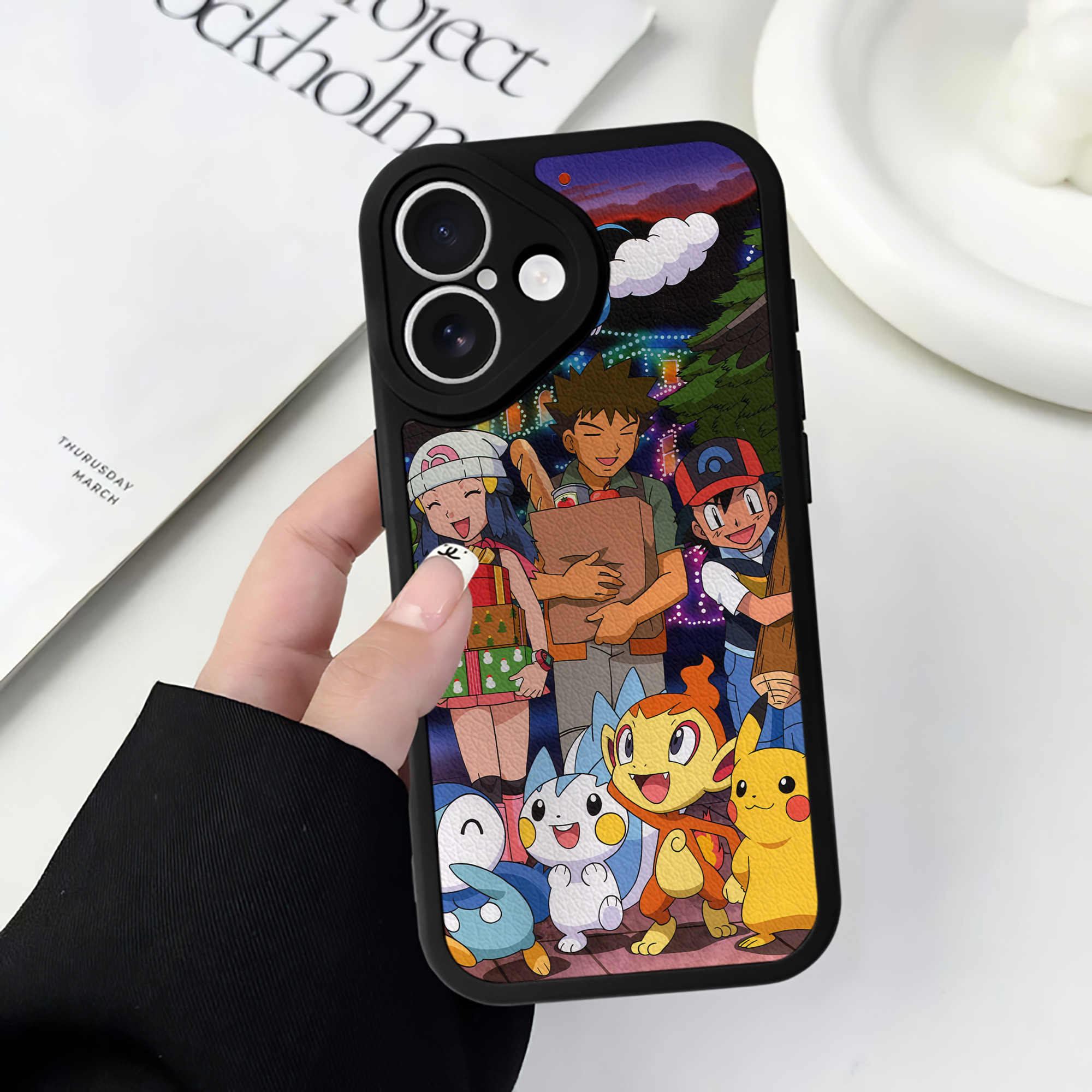 （画像用） ポケットモンスター Pokémon 【iPhone 16シリーズ対応】シリコンスマホケース（レザー調） 材質：シリコン